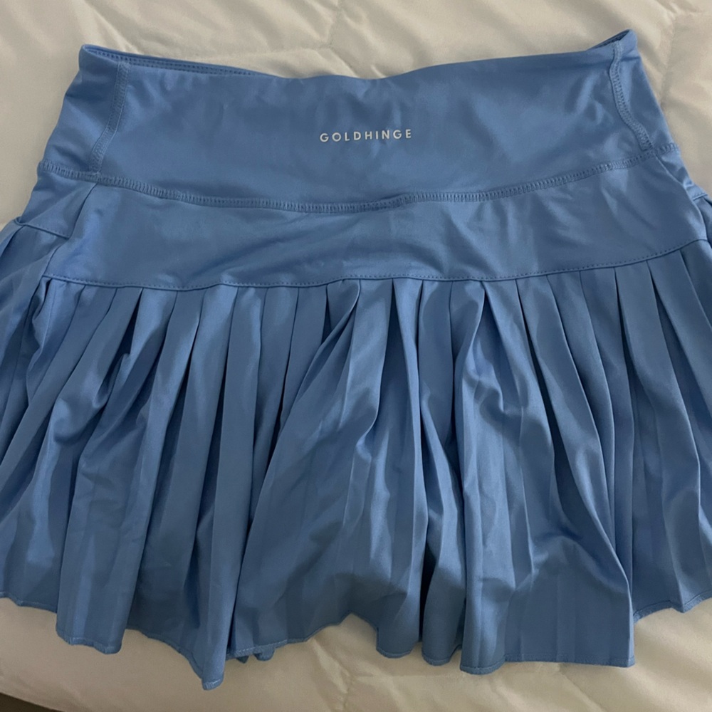 Gold hinge skirt with shorts under size medium worn once